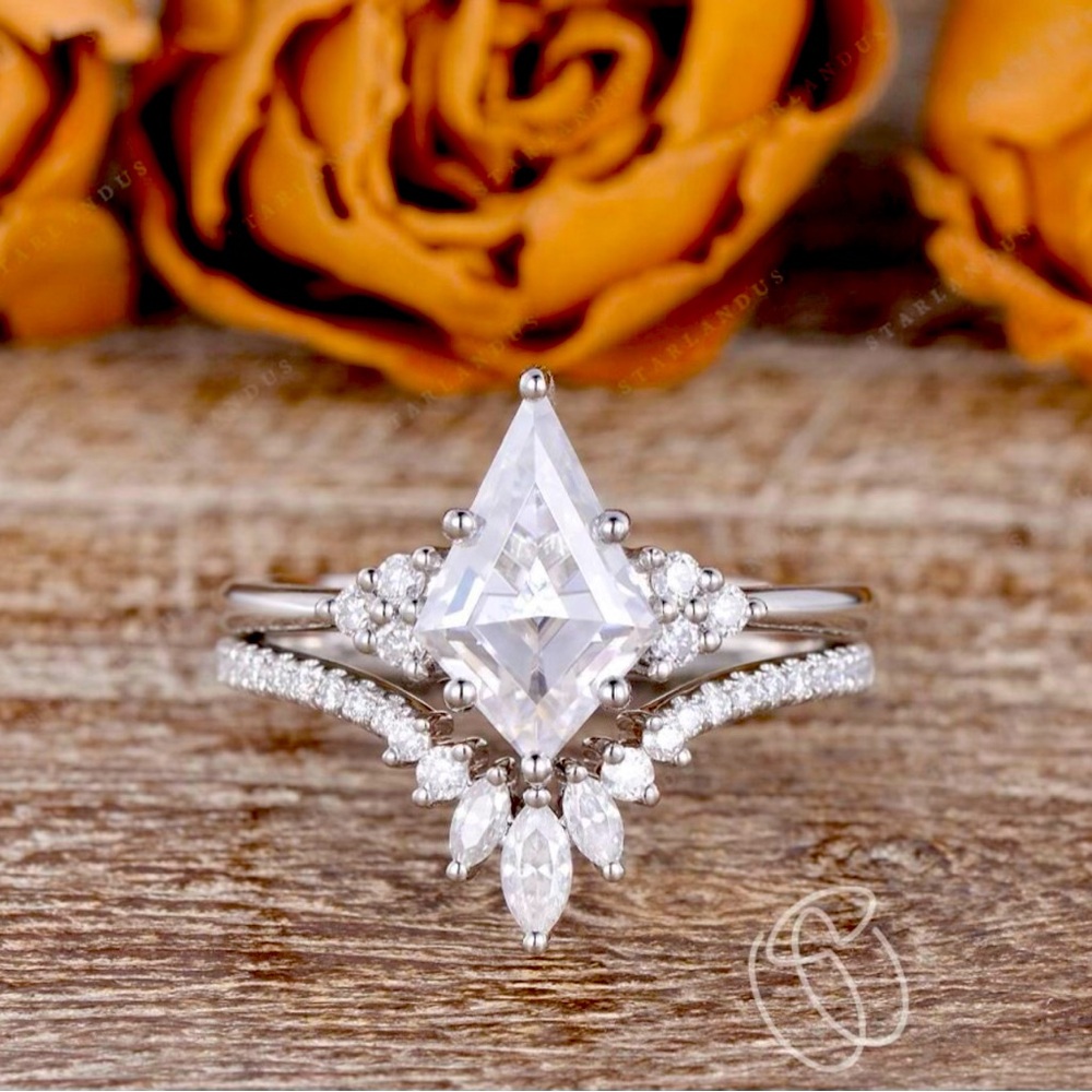 Engagement ring with wedding band